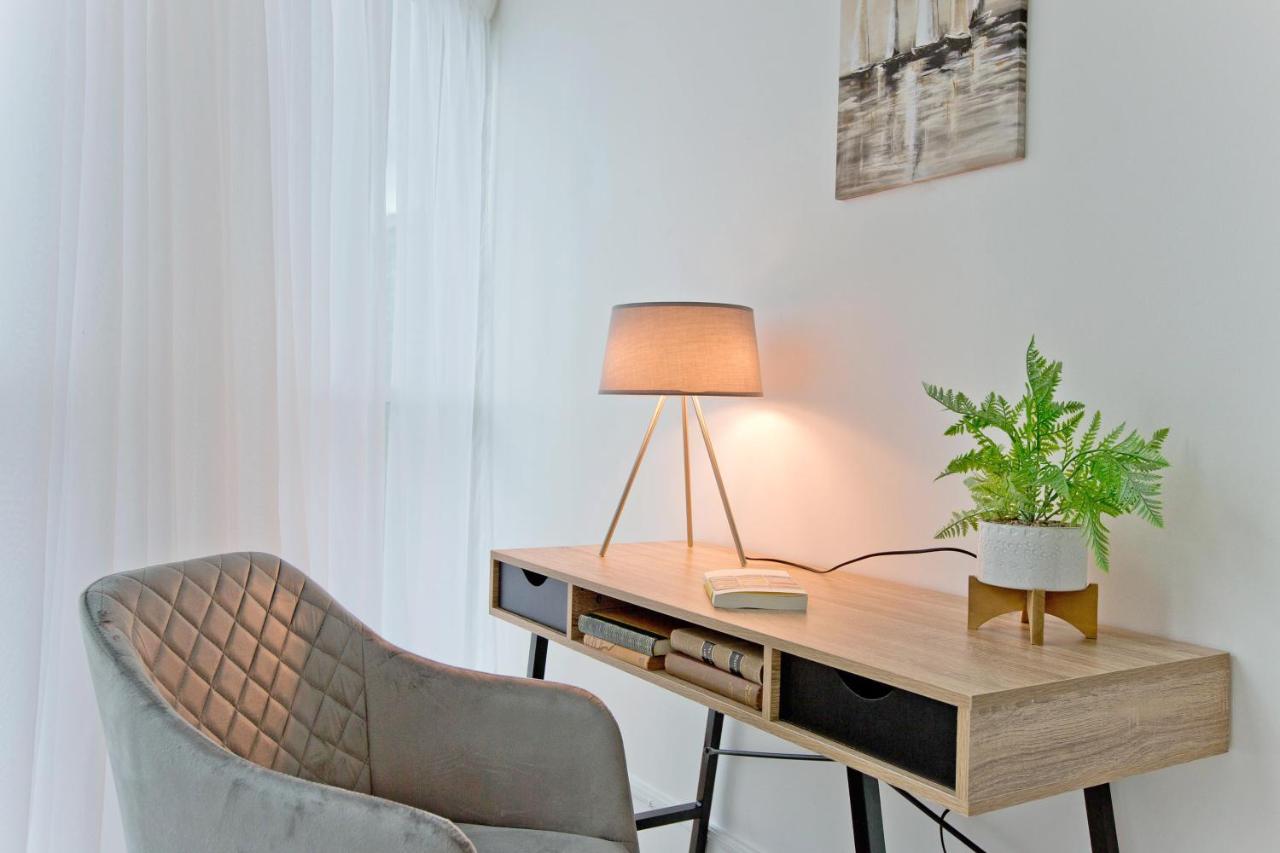 River Views Apartment London